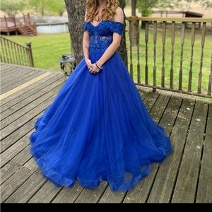 Royal blue jovani prom dress, beautiful dress!